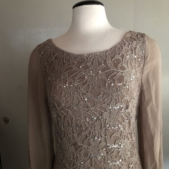 SCARLETT long split sleeve open back lace and sequin dress Taupe 14T - Picture 5 of 5